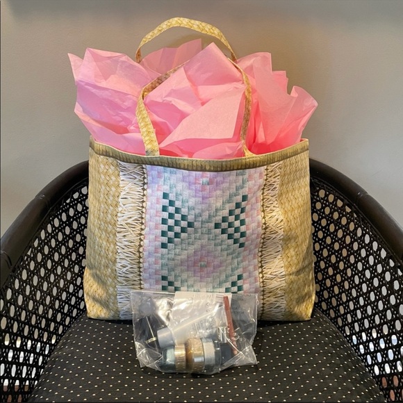 NEW ~ ESTEE LAUDER 7pc. Make-Up Bundle - Picture 5 of 5